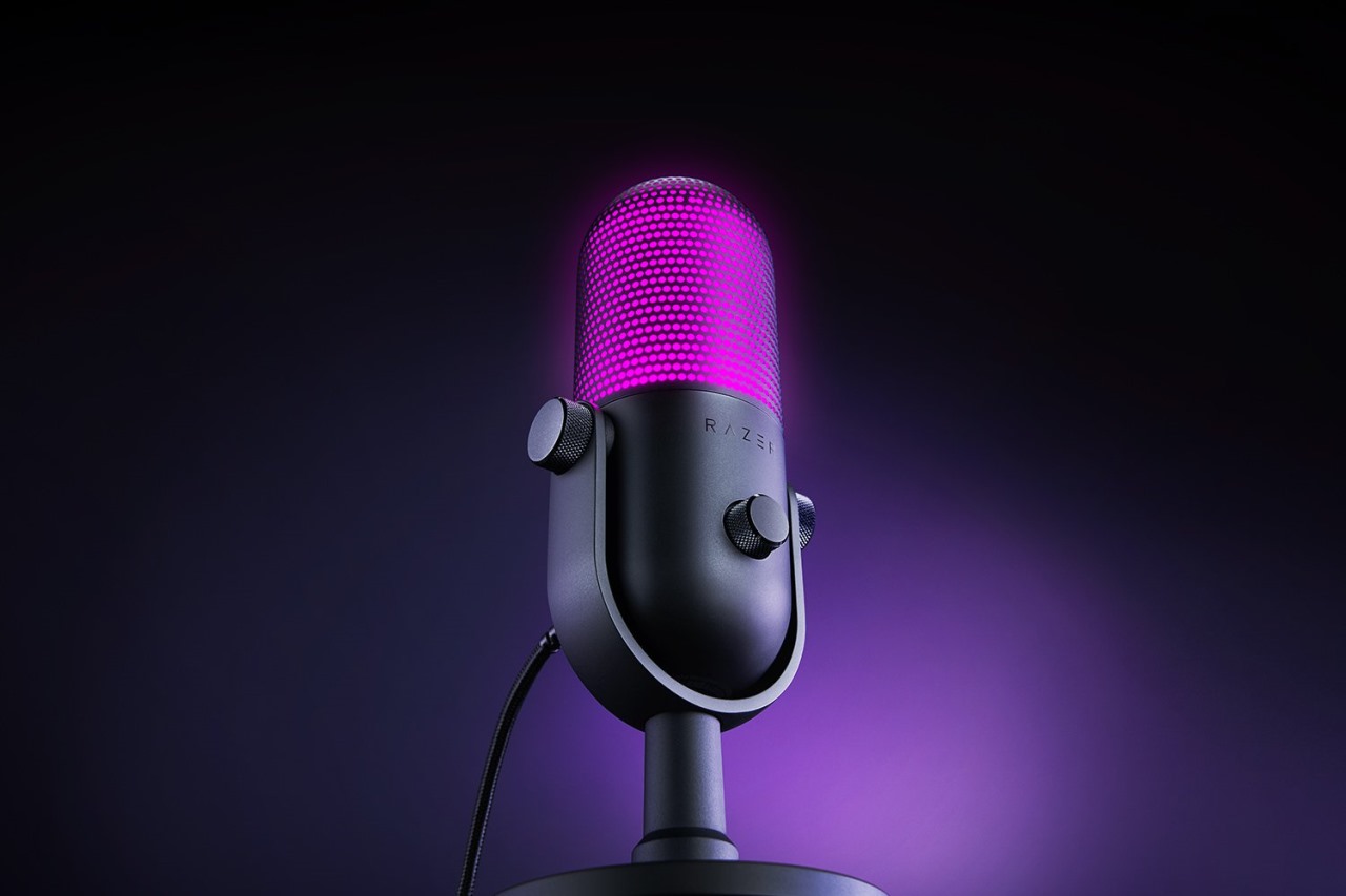 Razer Seiren V3 Chroma - RGB USB Microphone with Tap-to-Mute - FRML Packaging